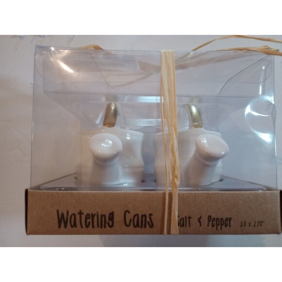 Salt and Pepper Shakers Watering Cans Gardener Gardening New In Package - Picture 1 of 3
